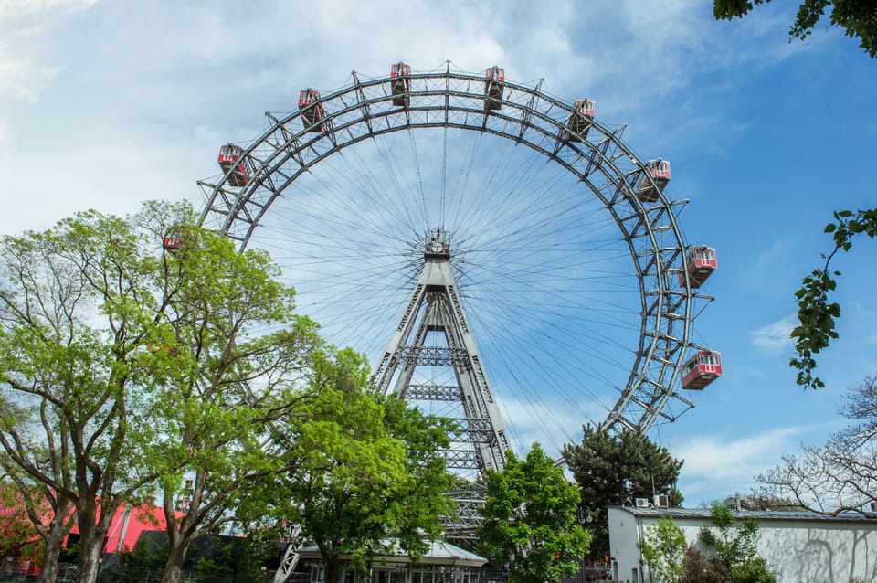 Giant Ferris Wheel Ride